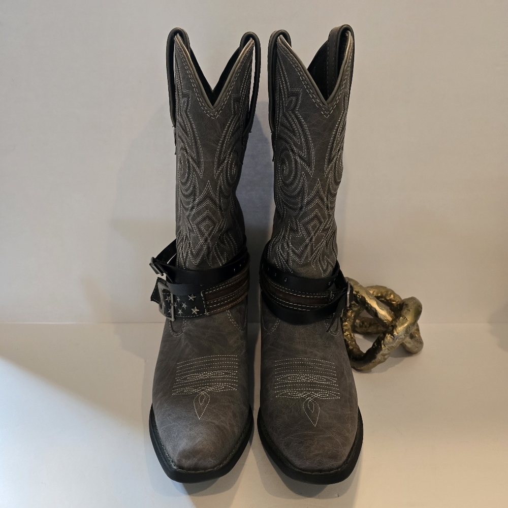 Stylish Gray Western Boots with Buckle